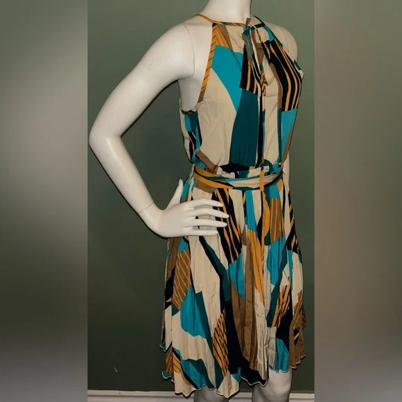 Multicolor Geometric Print Dress - Picture 2 of 3